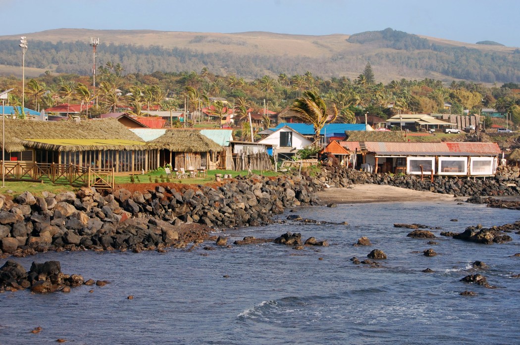 The bay at Hanga Roa in the fading sun